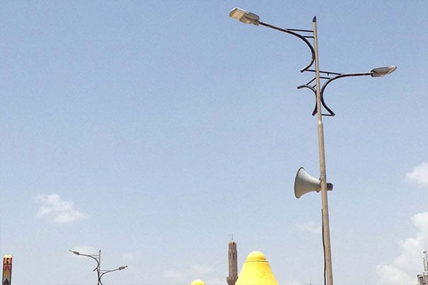 lamparas de alumbrado publico en las calles de la ciudad de DUBAI-2