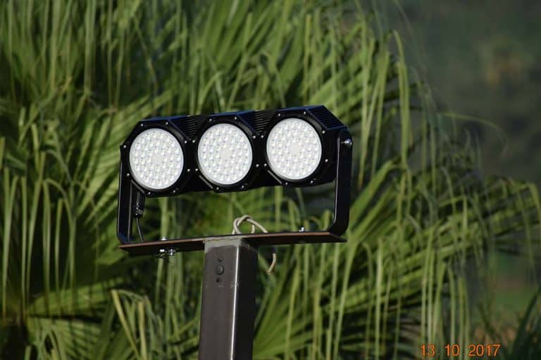 Series J luces de campo para iluminación de áreas exteriores en San Vicente y las Granadinas