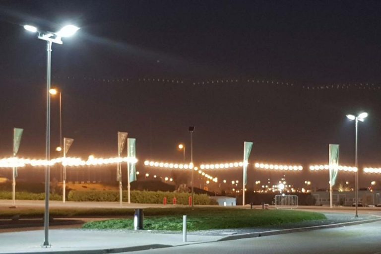 Series PV2 Luz solar todo en uno para iluminación de parques en los Emiratos Árabes Unidos