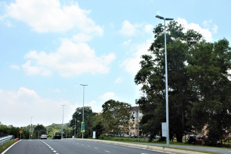 Luces en autopista de la serie H para vías rápidas urbanas