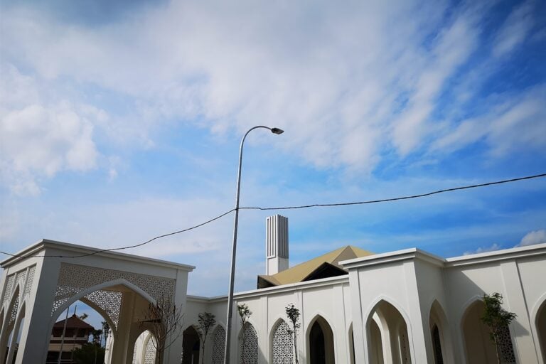 Serie H de lampara para calle LED de Bajaj en la mezquita