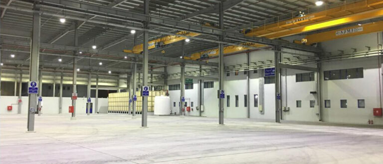 Luminarias industriales con soluciones de iluminación regulable