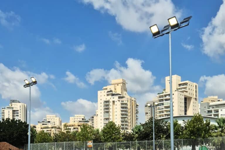 Serie ZOOM iluminación en estacionamientos exteriores en Israel