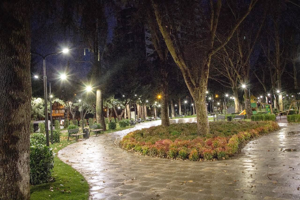 Serie Farolas Falcon para la alumbrado peatonal en Georgia-3