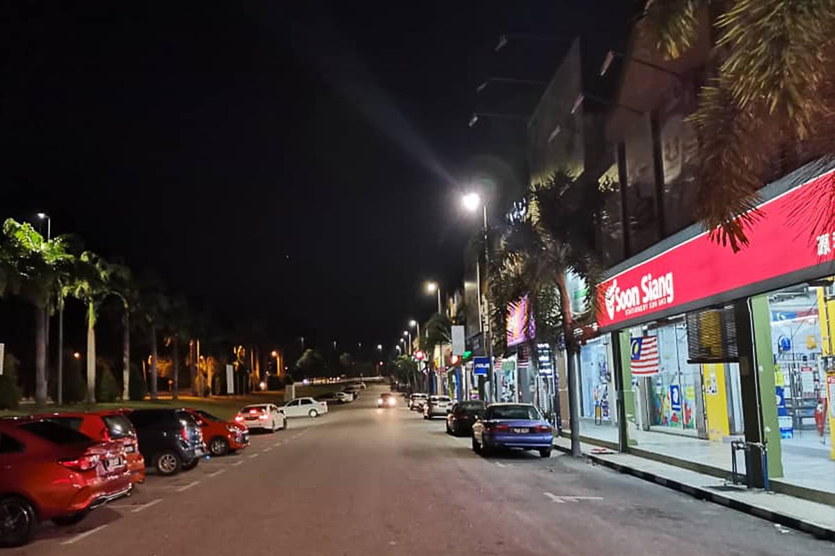 Solución de actualización de iluminacion en estacionamientos comerciales de la serie K en Malaca-2