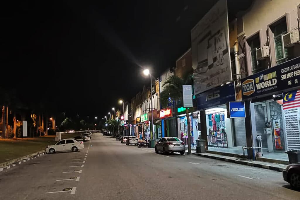Solución de actualización de iluminacion en estacionamientos comerciales de la serie K en Malaca-5