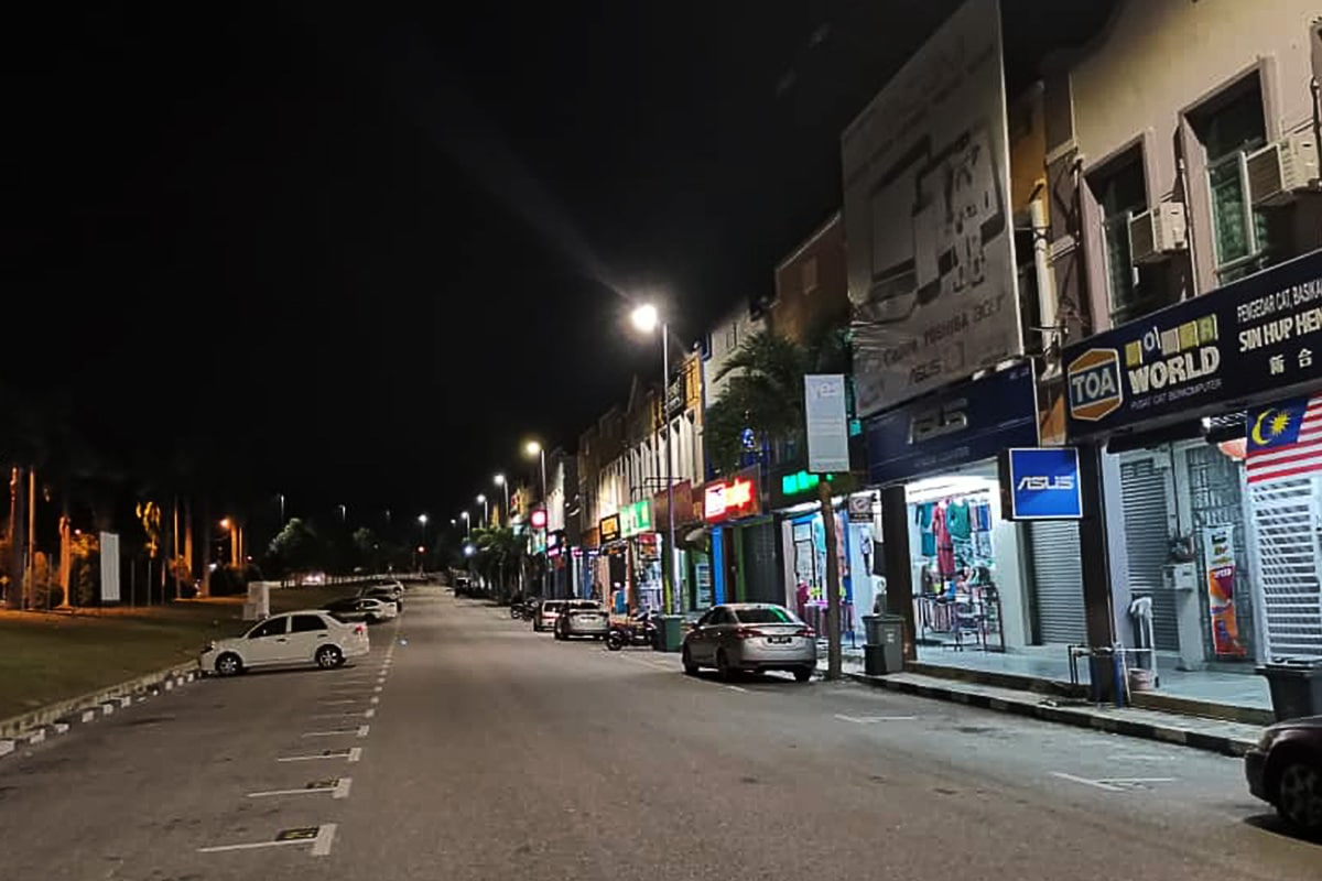Solución de actualización de iluminacion en estacionamientos comerciales de la serie K en Malaca-5