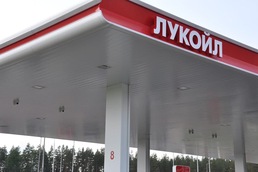 Series Primo Solución de Luz LED para techo de estación en un proyecto de área de descanso en una autopista de Rusia-2