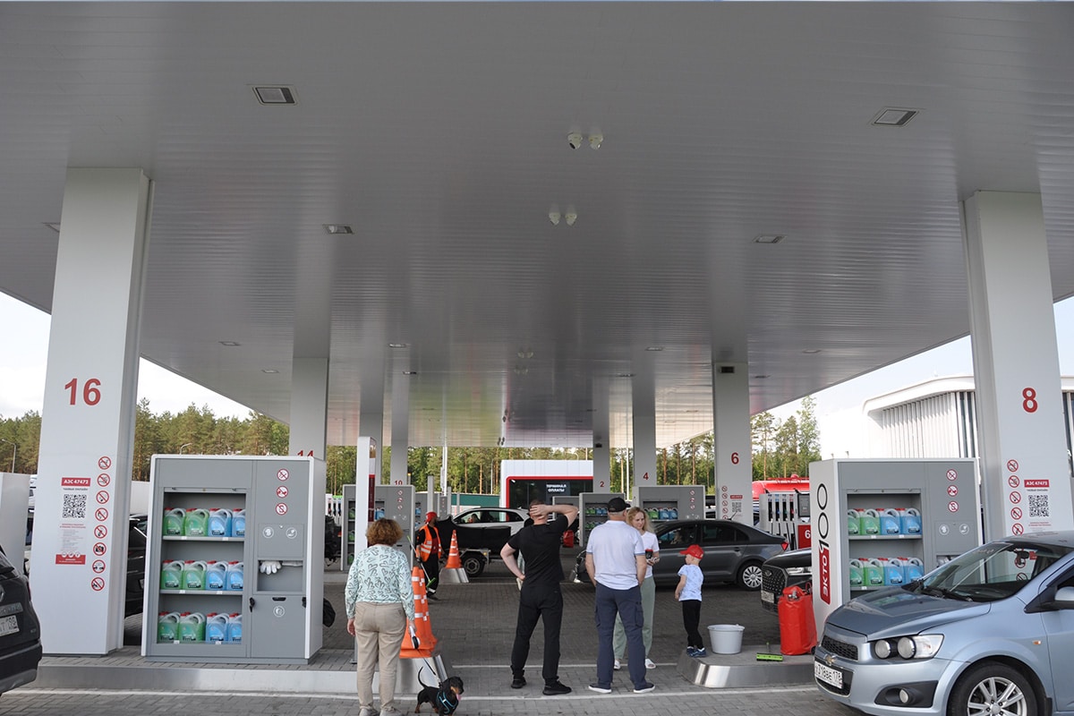 Series Primo Solución de Luz LED para techo de estación en un proyecto de área de descanso en una autopista de Rusia-3